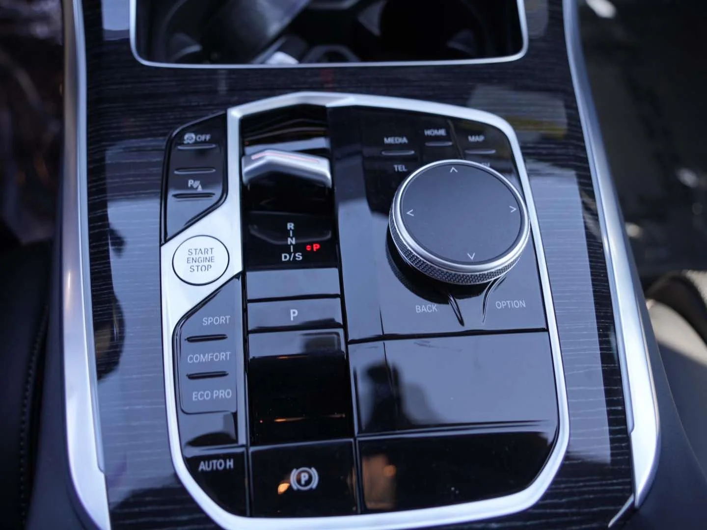 New 2026 Dravit Grey Metallic BMW sDrive40i image 20
