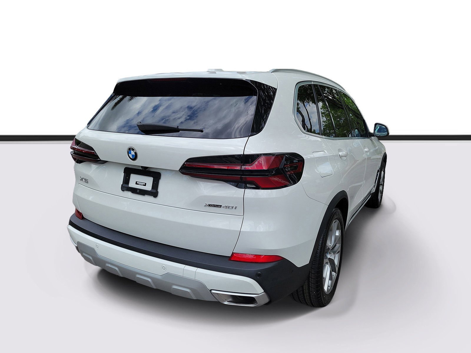 Certified Used 2024 Alpine White BMW xDrive40i image 4