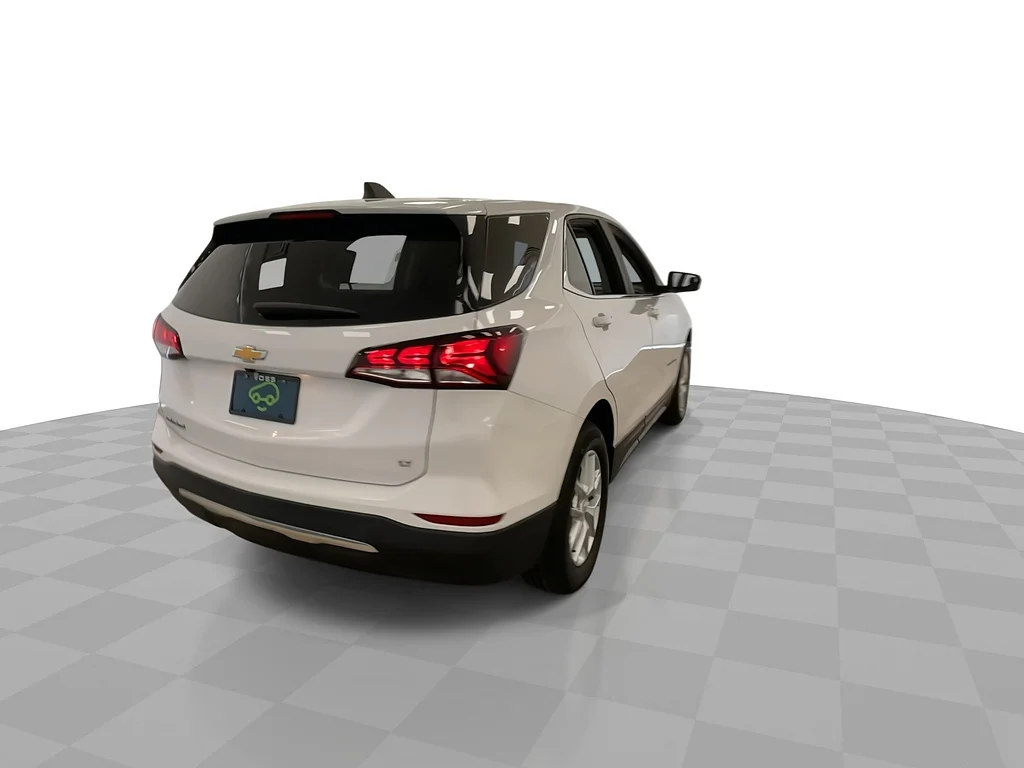 Used 2024 Summit White Chevrolet LT image 9