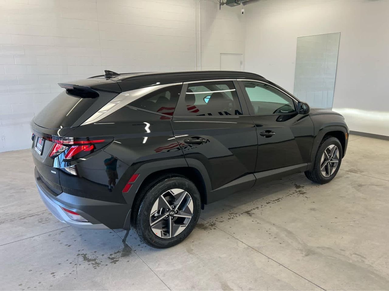 New 2026 Phantom Black Hyundai SEL AWD image 4