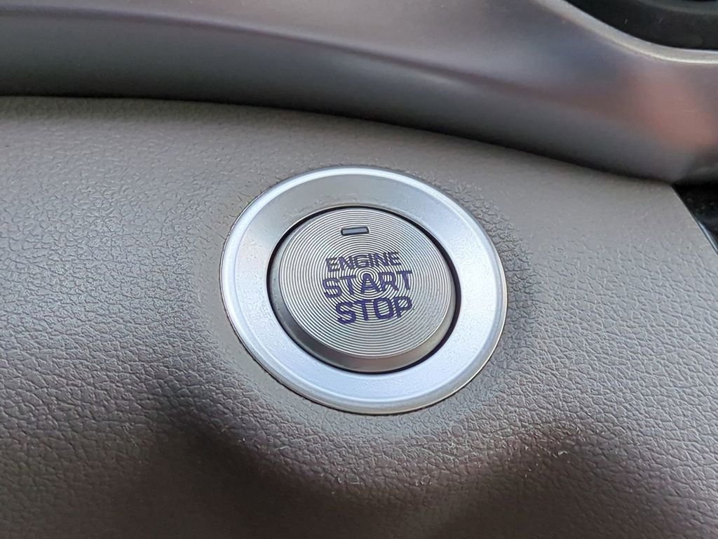 2020 Hyundai Elantra Value Edition - Photo 35