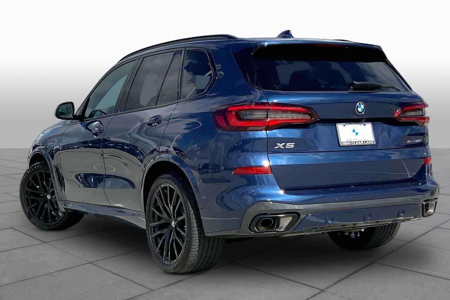 Used 2023 Phytonic Blue Metallic BMW xDrive40i image 11