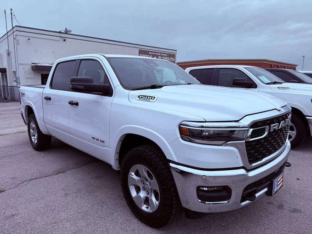 Used 2025 White Ram Big Horn/Lone Star image 7