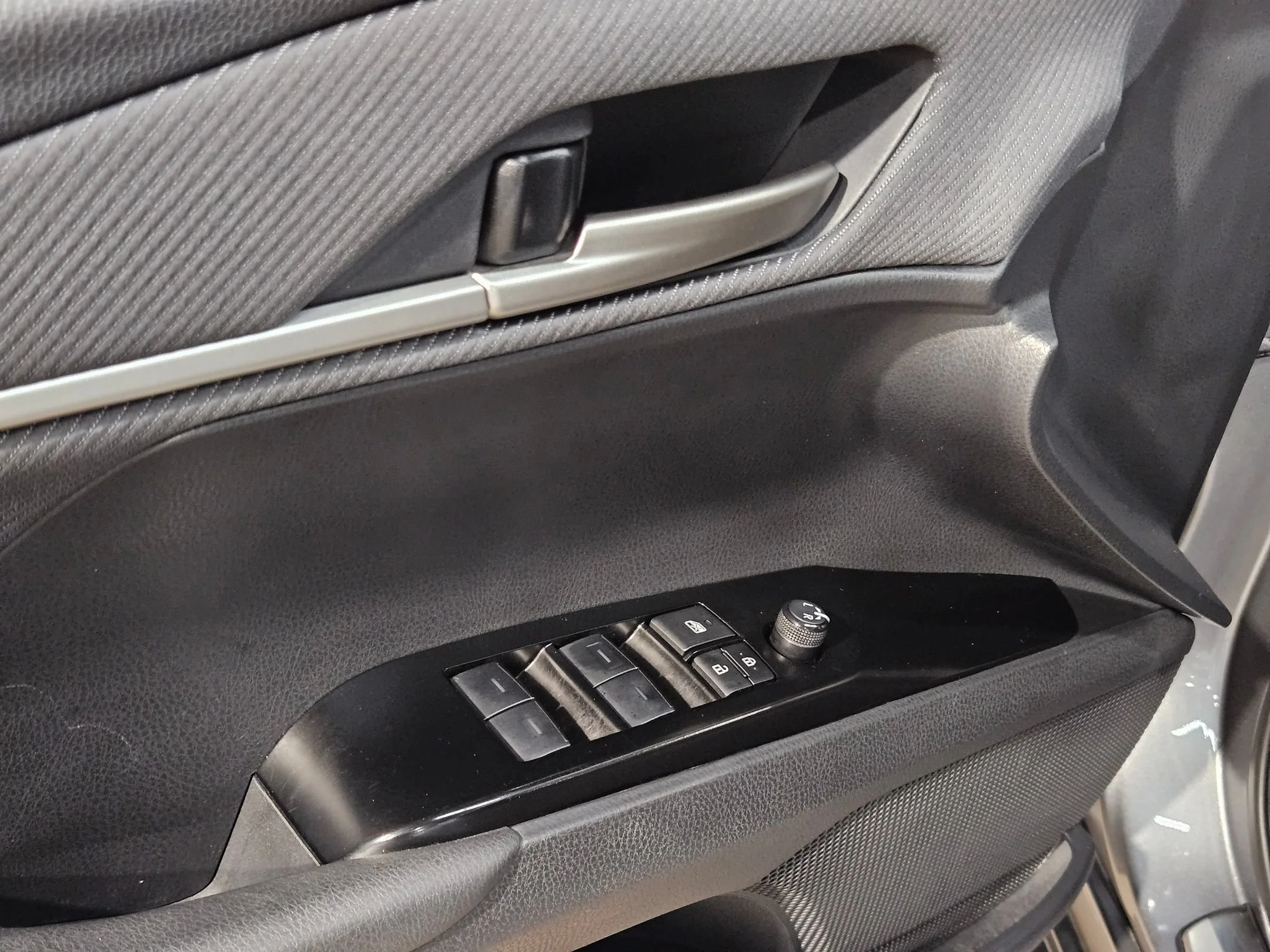 Used 2025 Heavy Metal Toyota SE image 21