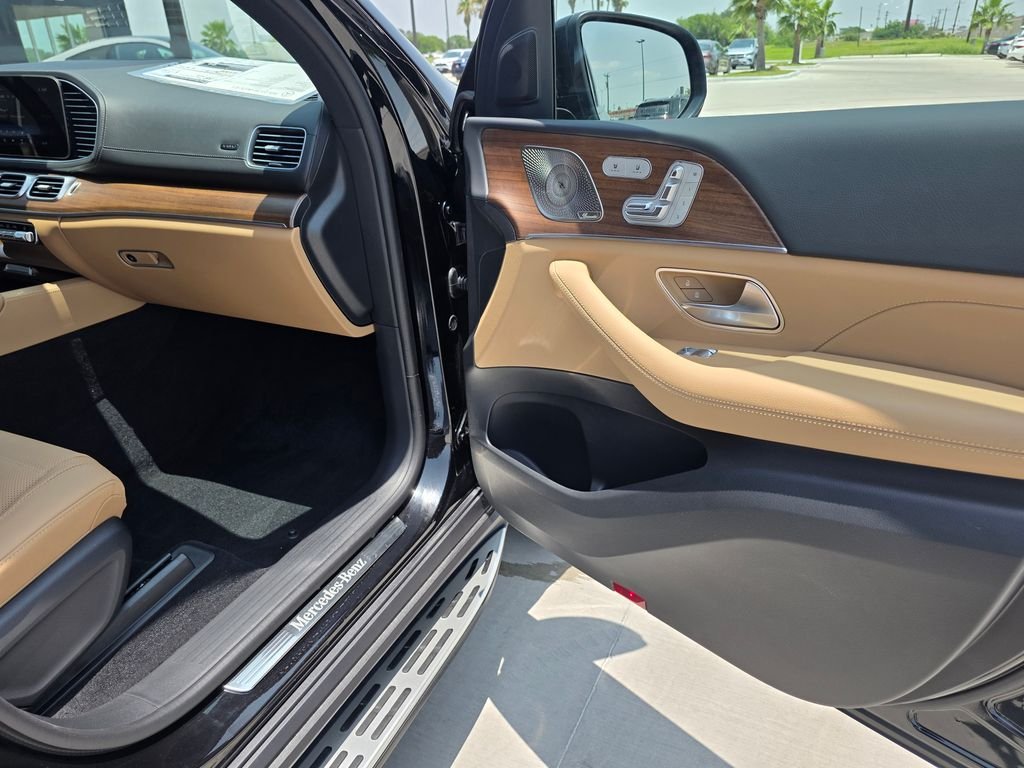 New 2026 Obsidian Black Metallic Mercedes-Benz GLS 580 image 16