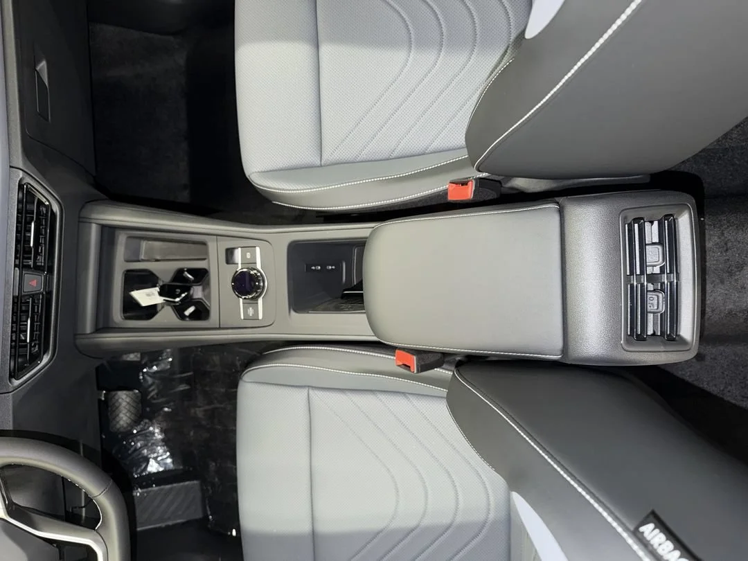 New 2026 Platinum Gray Metallic Volkswagen SE image 22