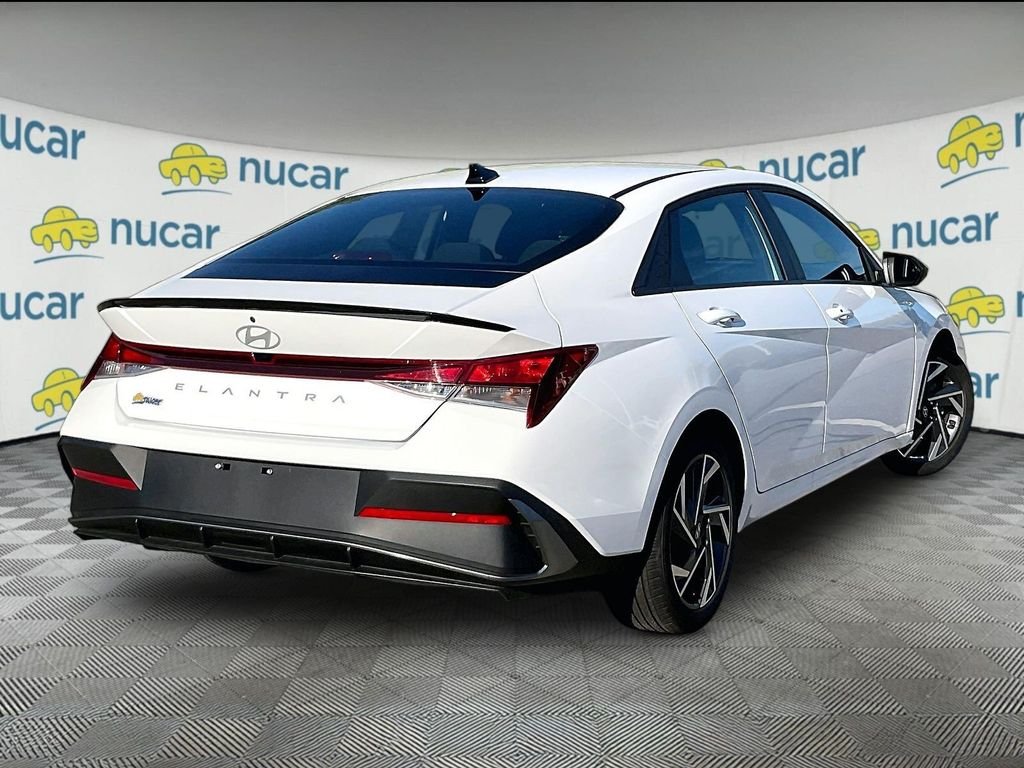 Used 2025 White Hyundai SEL Sport image 6