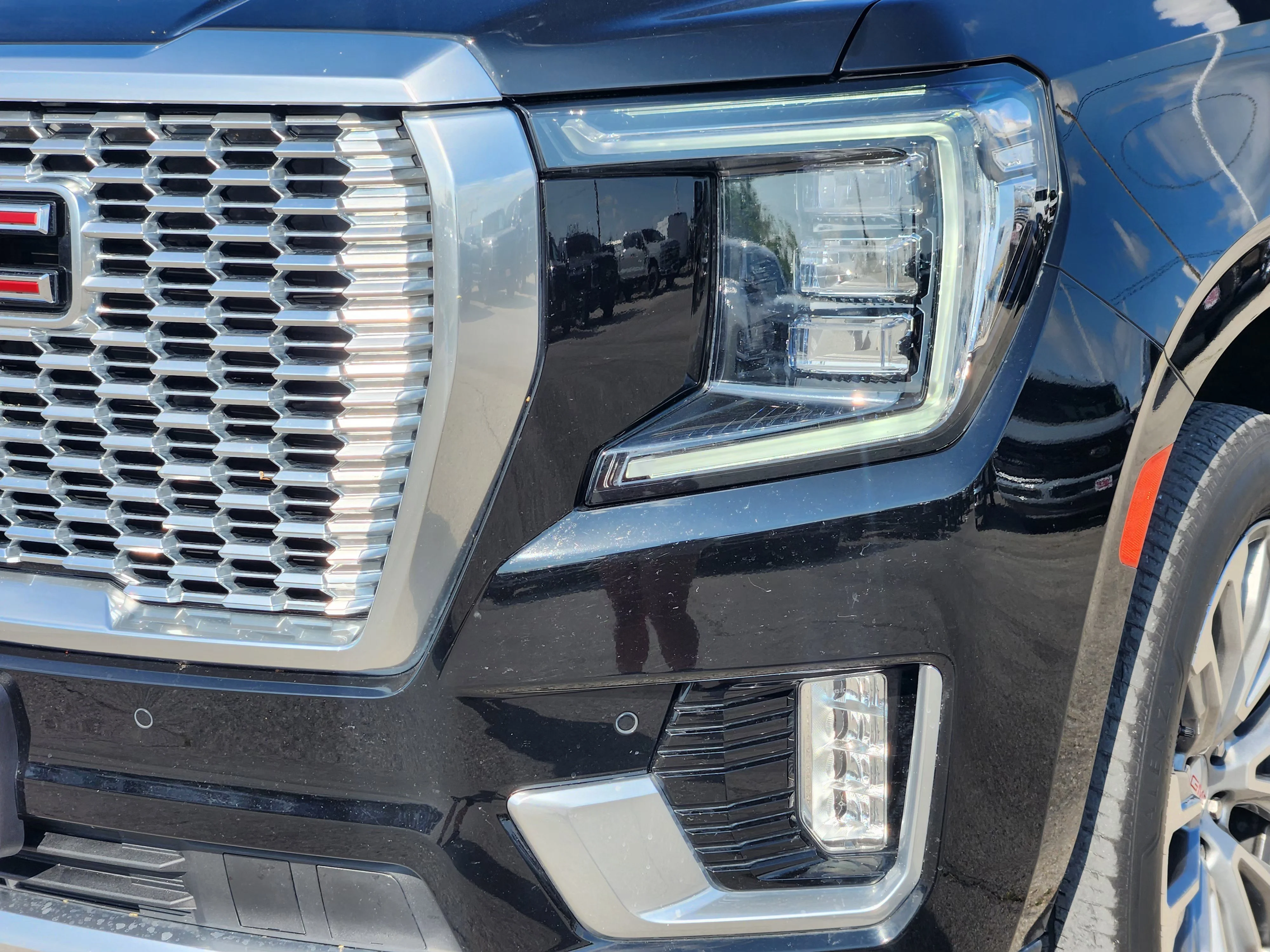 Used 2021 Onyx Black GMC Denali image 8