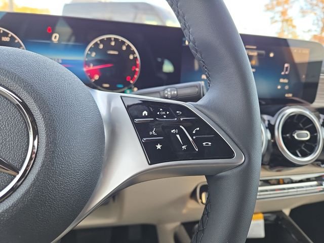 New 2026 Polar White Mercedes-Benz GLB250 image 17