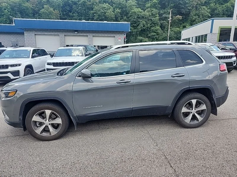 Used 2021 Gray Jeep Limited image 4