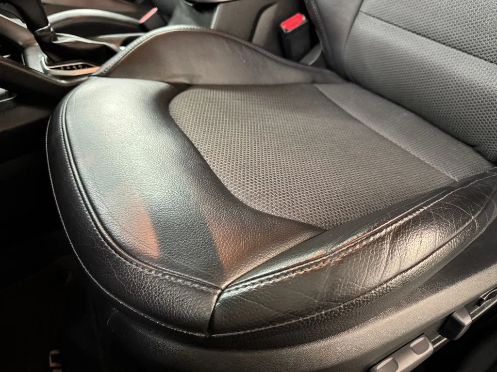 Used 2014 Silver Hyundai SE image 17