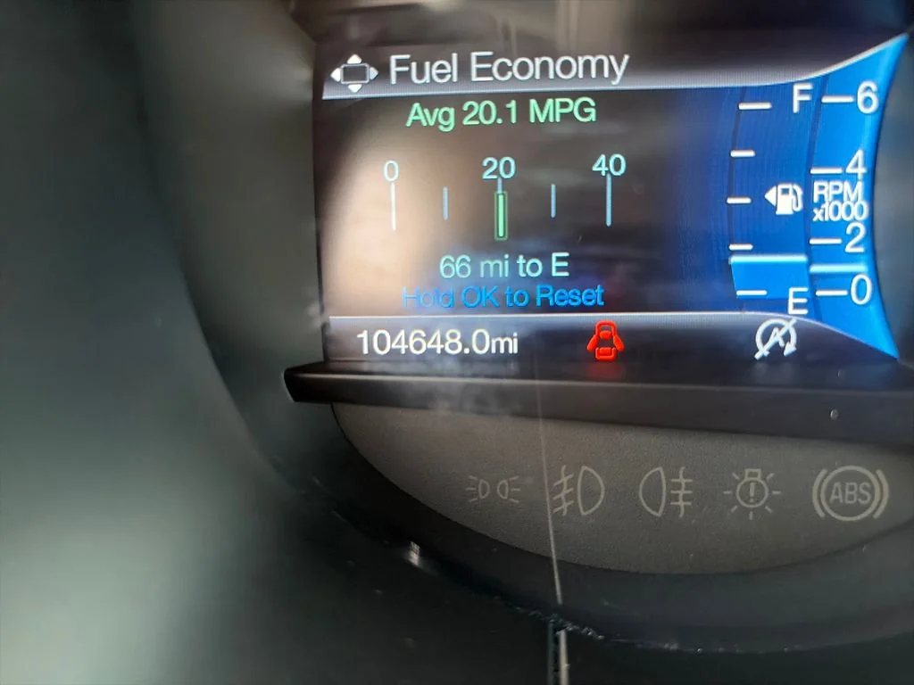 Used 2020 Oxford White Ford SEL image 17