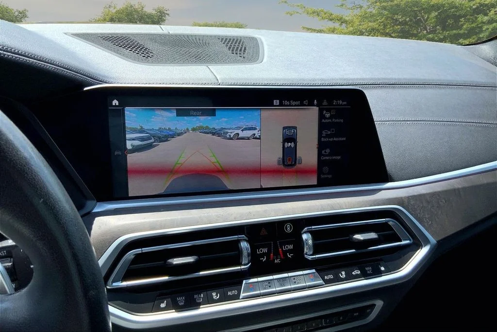 Used 2023 Gray BMW xDrive40i image 14