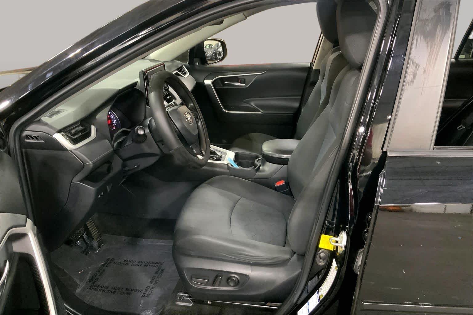 Used 2020 Midnight Black Metallic Toyota XLE image 8