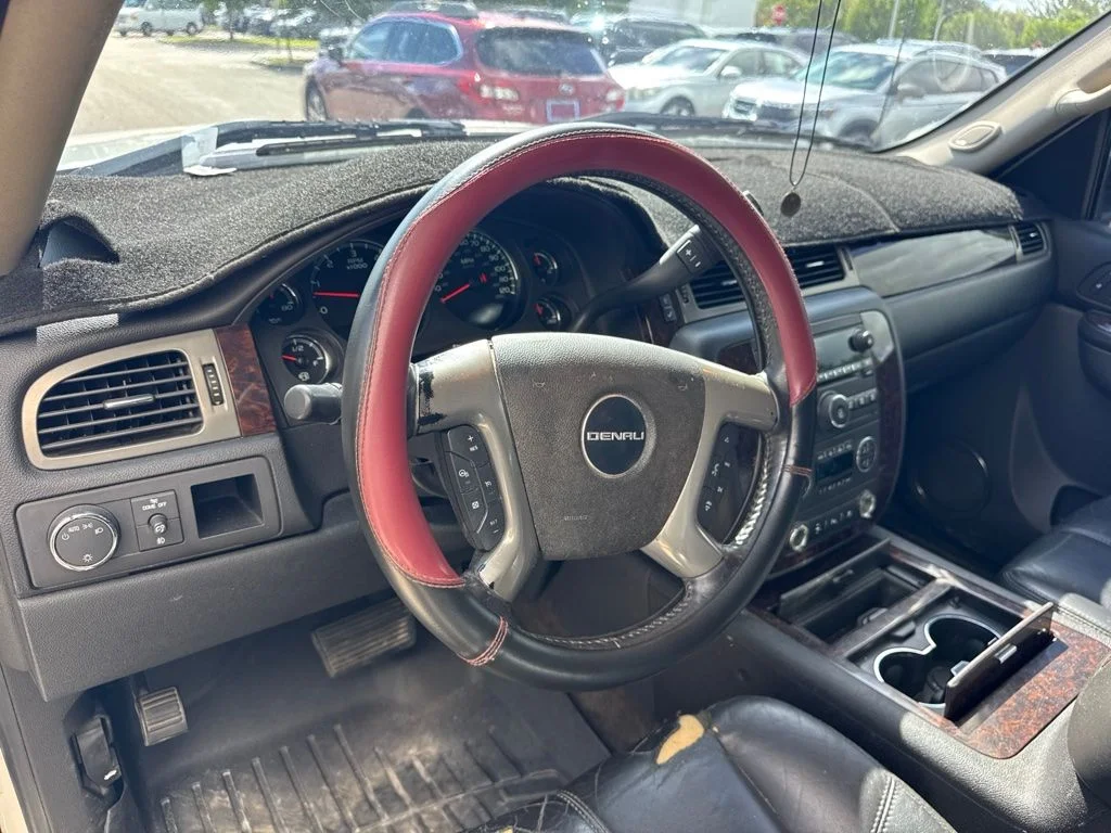 Used 2011 White GMC Denali image 9
