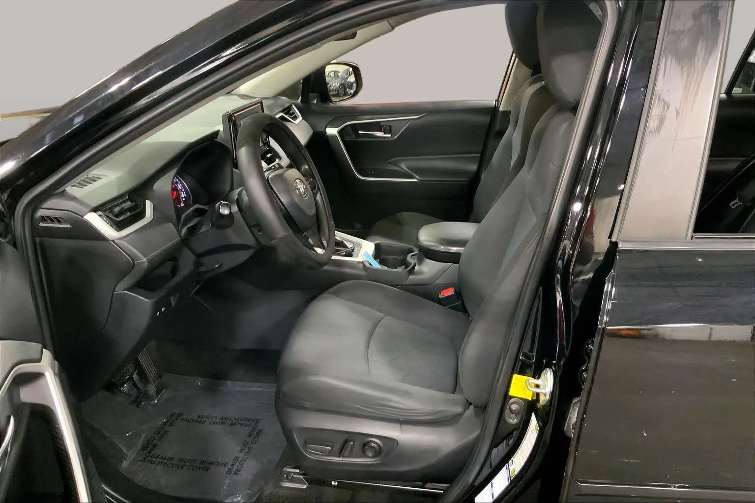 Used 2020 Midnight Black Metallic Toyota XLE image 8