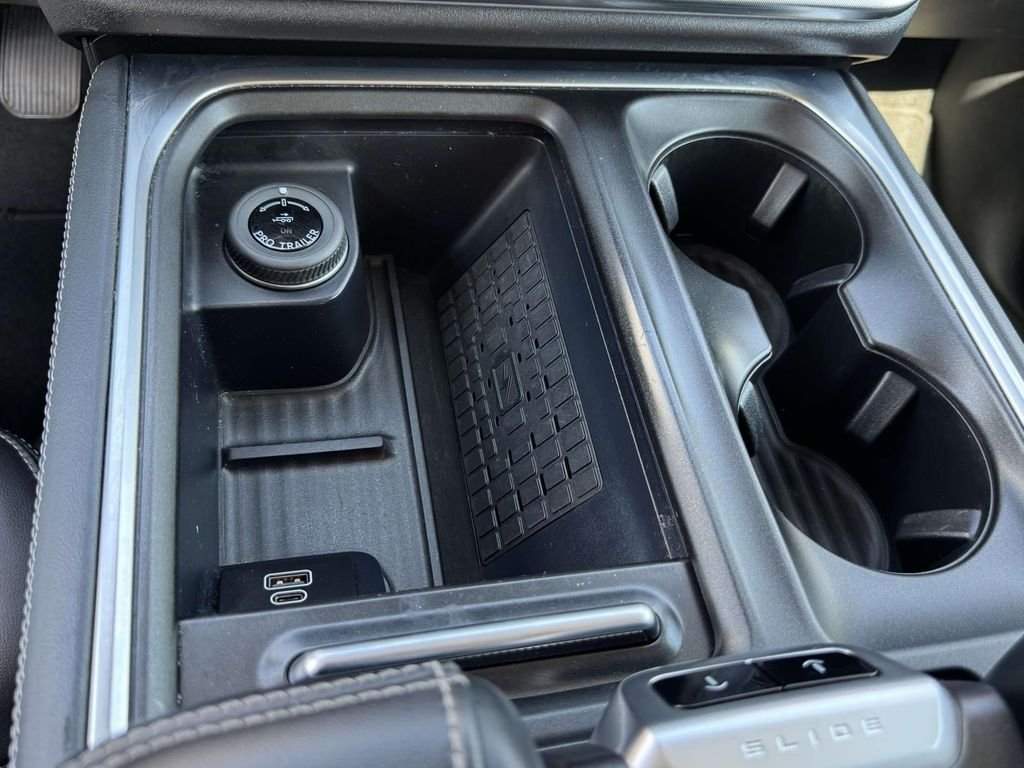 Used 2025 Black Ford Platinum image 9