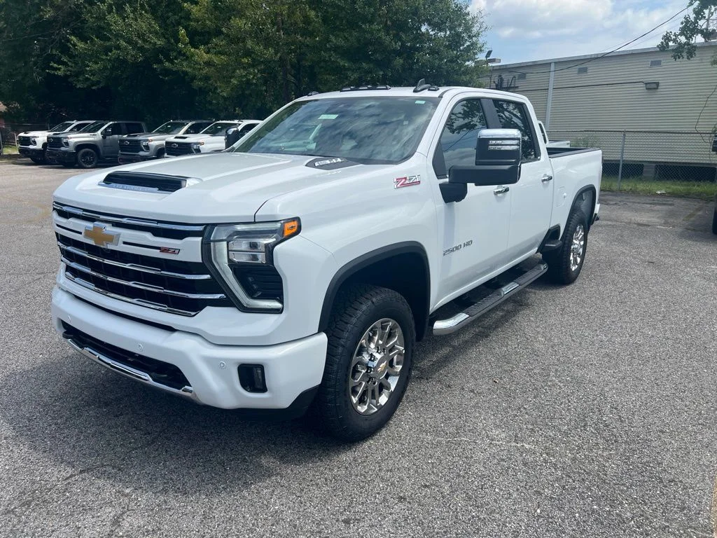 New 2026 Summit White Chevrolet LT image 3