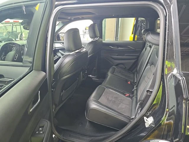 Used 2024 Black Jeep Altitude X image 14