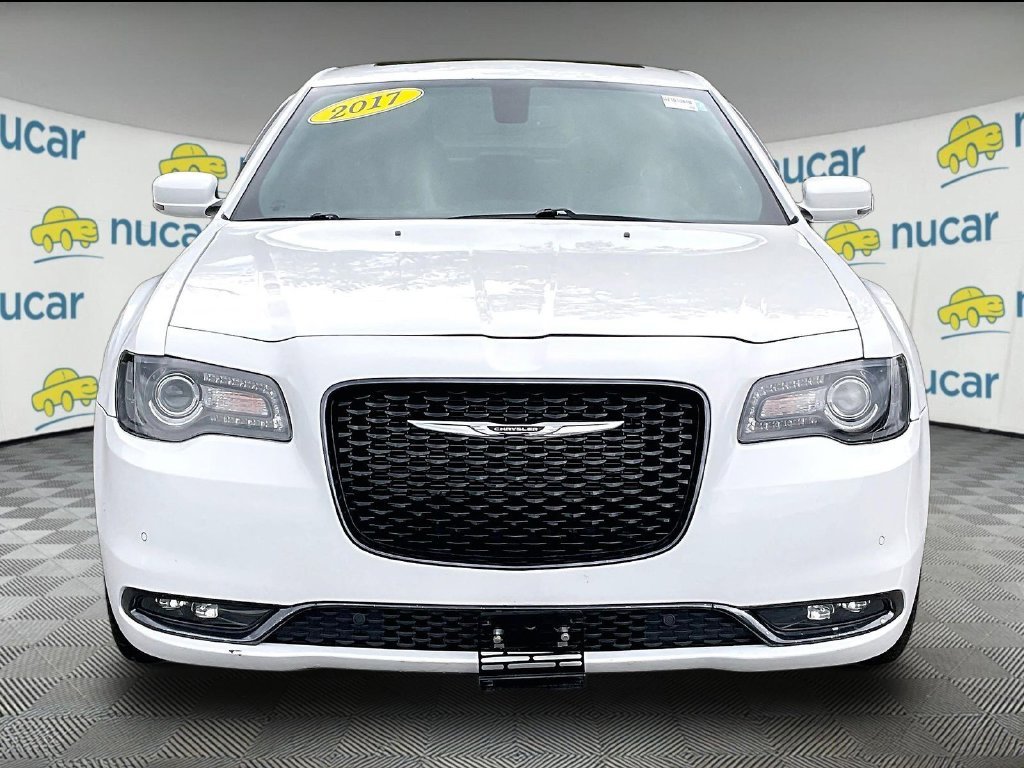 Used 2017 White Chrysler S image 2