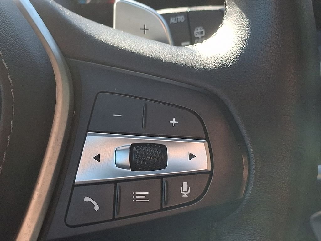 Used 2025 White Metallic BMW xDrive40i image 22