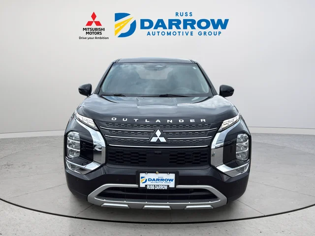 Used 2022 Black Mitsubishi SE image 8