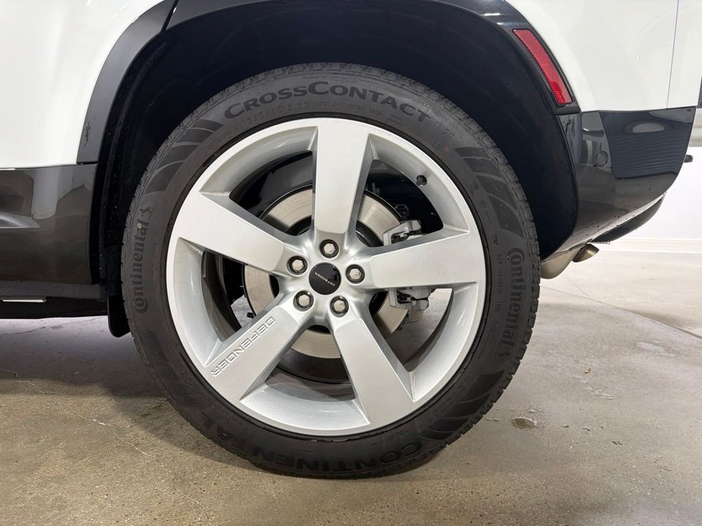 New 2026 Fuji White Land Rover X-Dynamic SE image 30