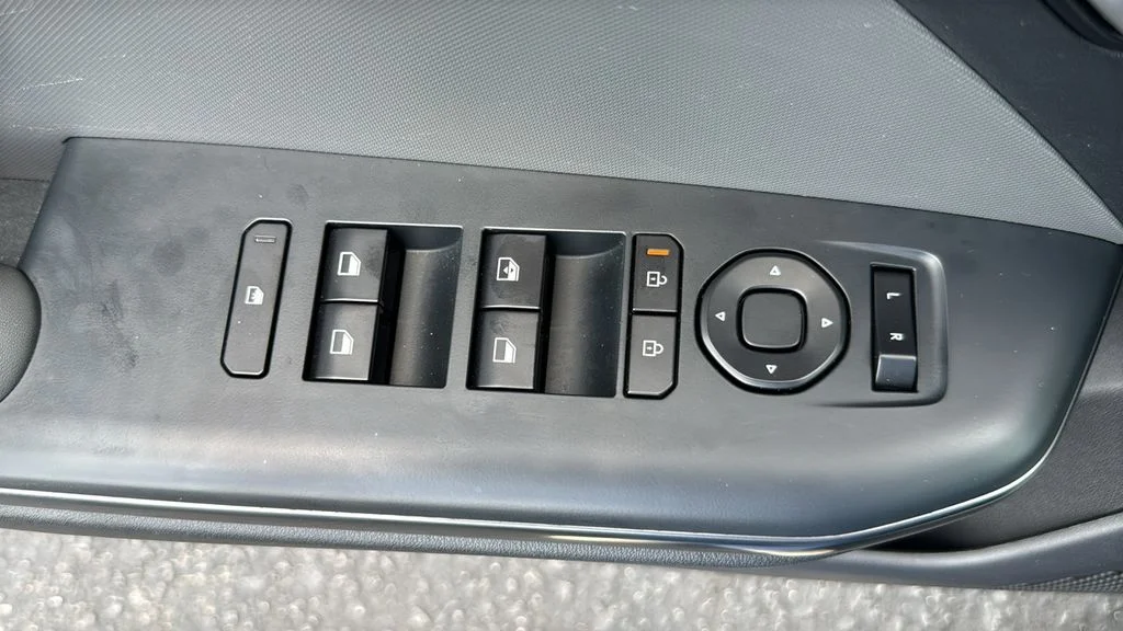 Used 2025 Gray Kia LXS image 16