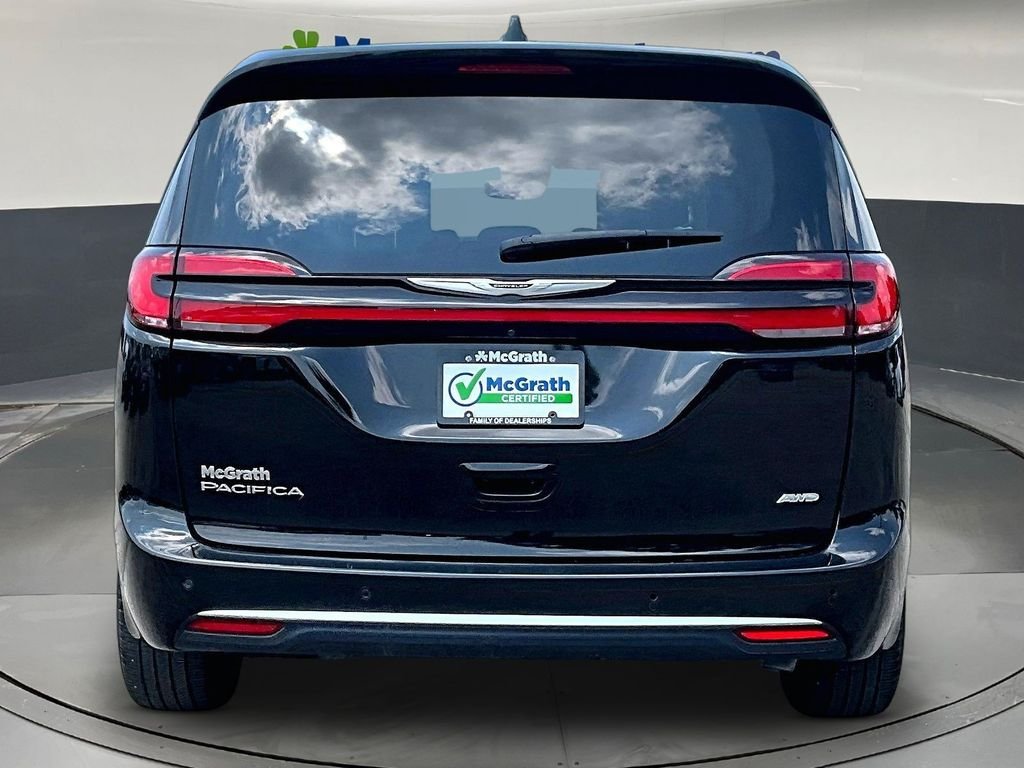 Used 2024 Black Chrysler Touring L image 6