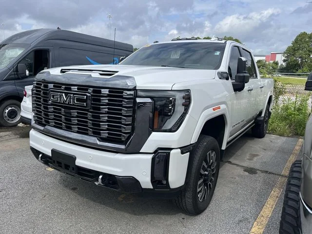Used 2024 White GMC Denali Ultimate image 3