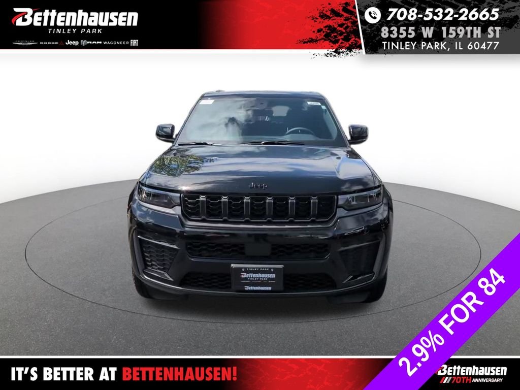 New 2026 Diamond Black Crystal Pearlcoat Jeep Altitude image 17