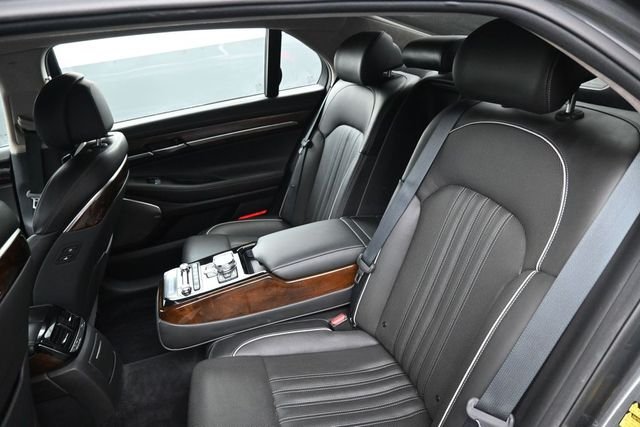 Used 2019 Gray Genesis 3.3T Premium image 16