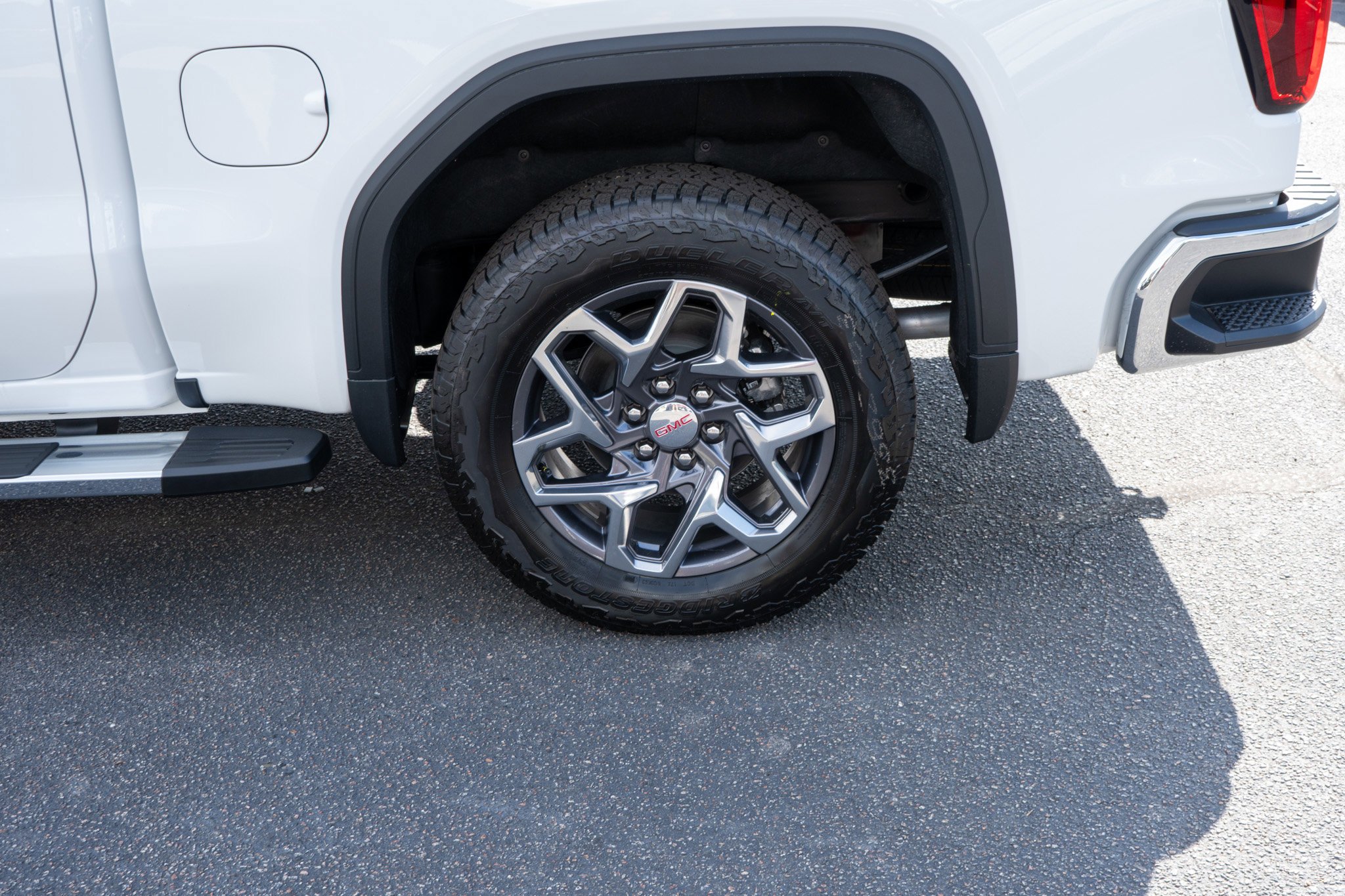 2026 GMC Sierra 1500 SLT - Photo 11