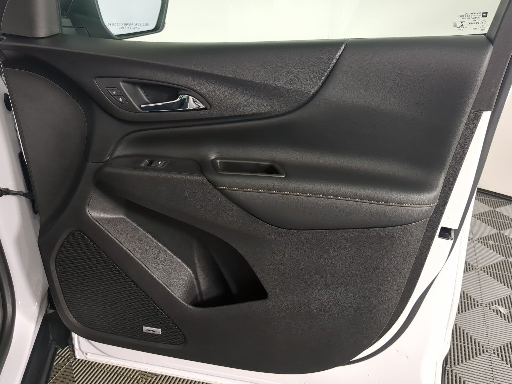 Used 2020 Iridescent Pearl Tricoat Chevrolet Premier image 22