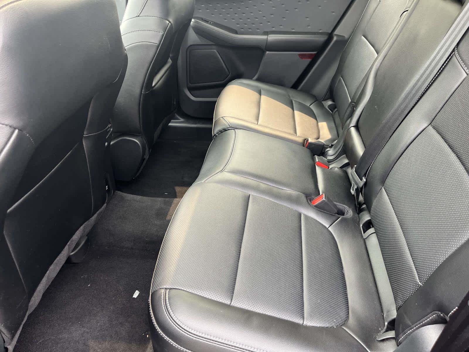 Used 2020  Ford Titanium Hybrid image 17
