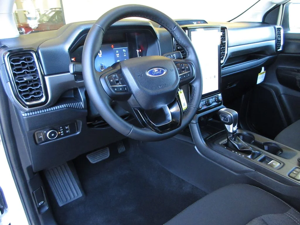 New 2026 Oxford White Ford XLT image 14