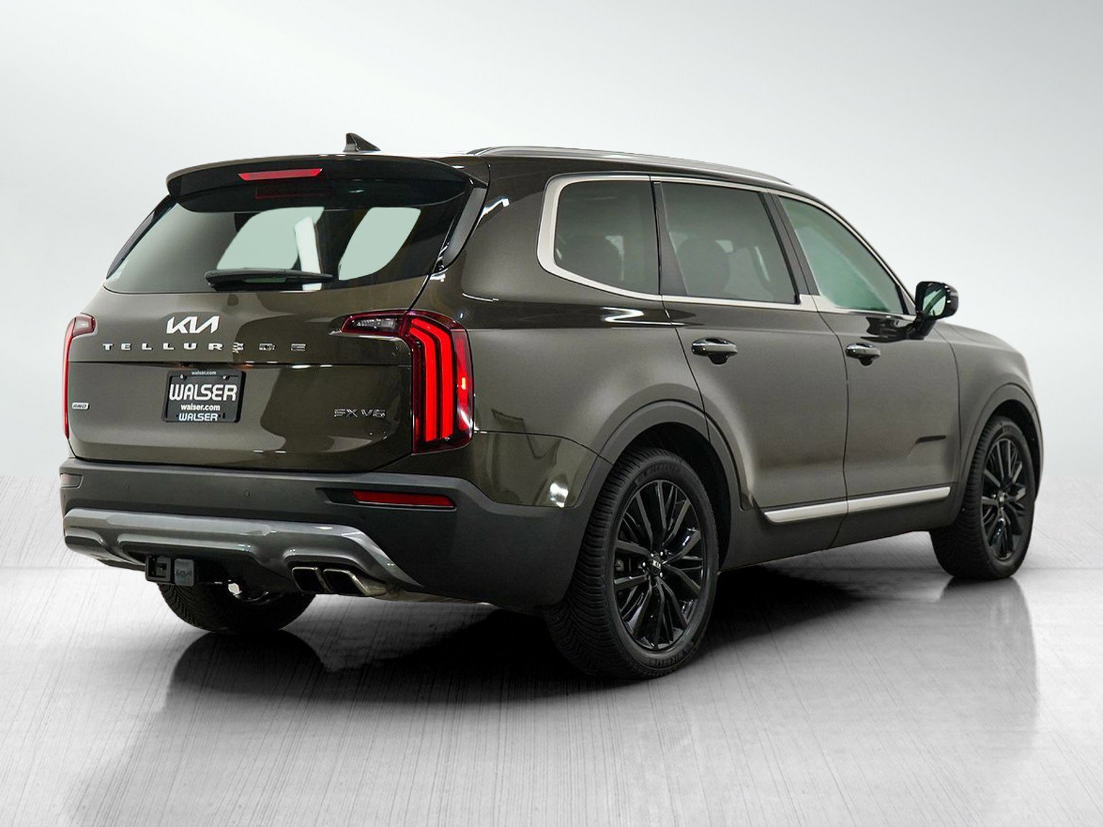 Used 2020 Dark Moss Kia SX AWD image 5