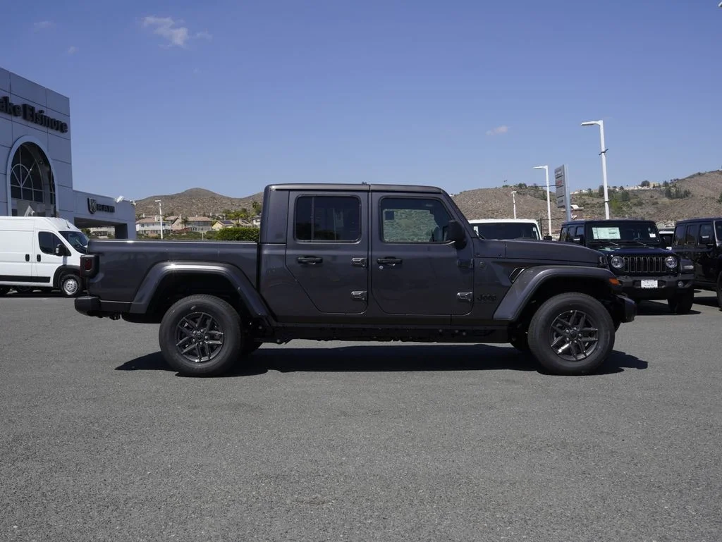New 2026 Granite Crystal Metallic Clear-Coat Exterior Paint Jeep Sport S image 2