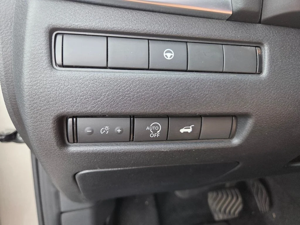 Certified Used 2023 Gold Nissan SL image 12