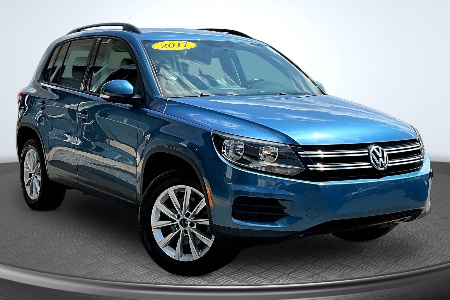 Used 2017 Volkswagen Tiguan Limited Base with VIN WVGAV7AX9HK051485 for sale in Baltimore, MD