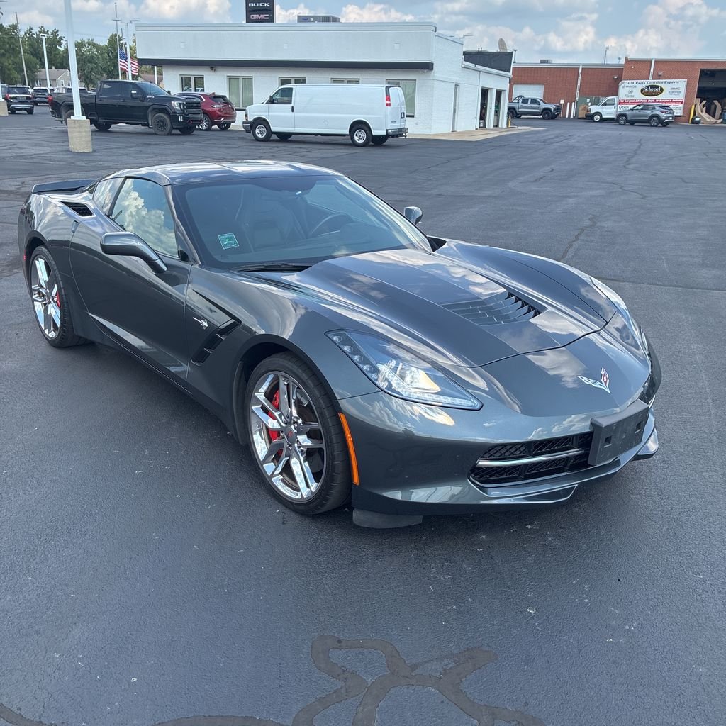 Used 2017 Gray Chevrolet Stingray Z51 image 5