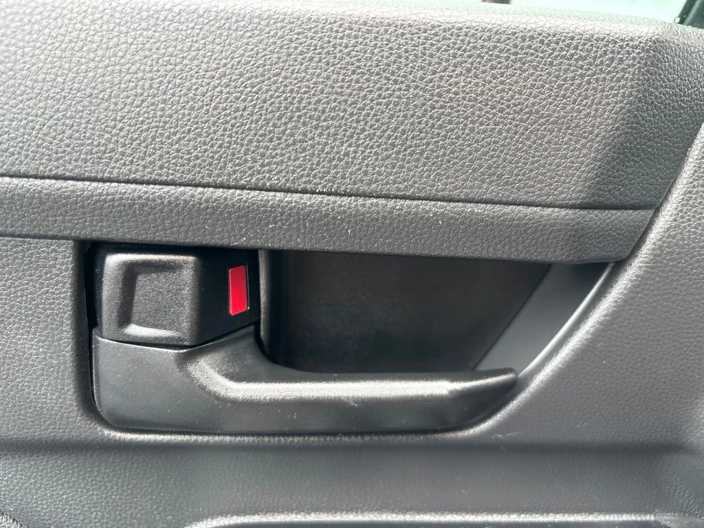 Used 2025 White Toyota SR5 image 9