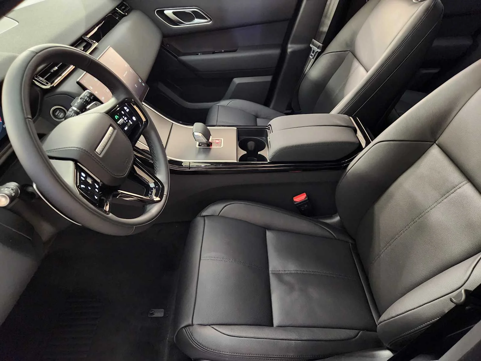 New 2026 Fuji White Land Rover S - P250 image 22