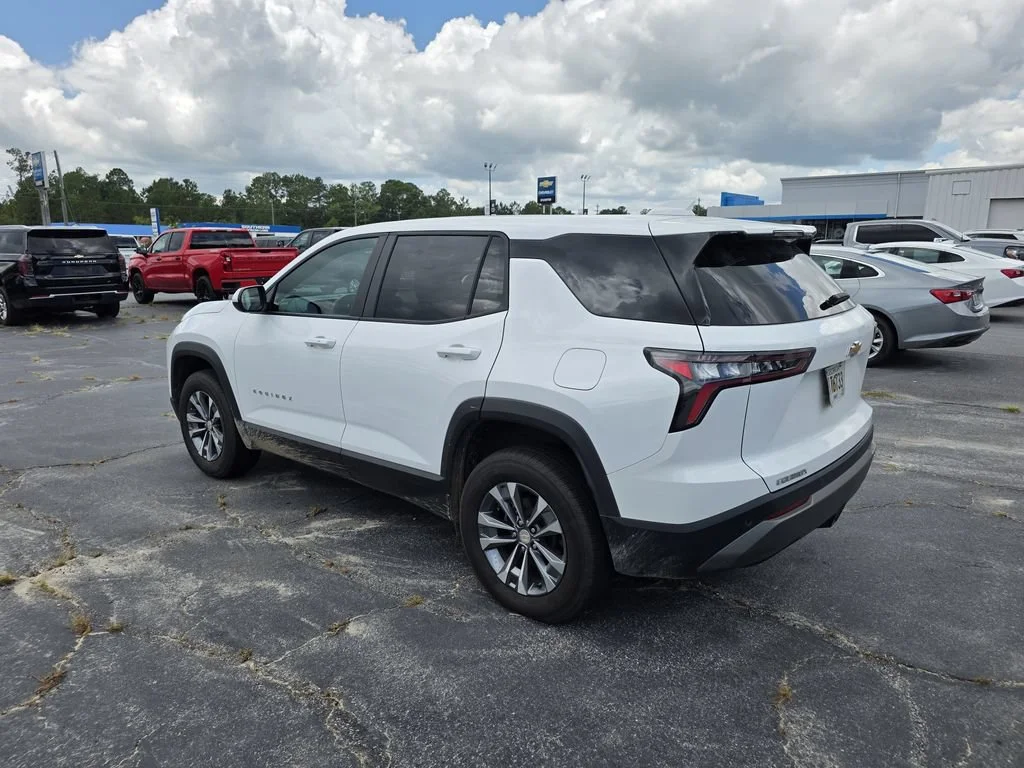 Used 2026 Summit White Chevrolet LT image 3