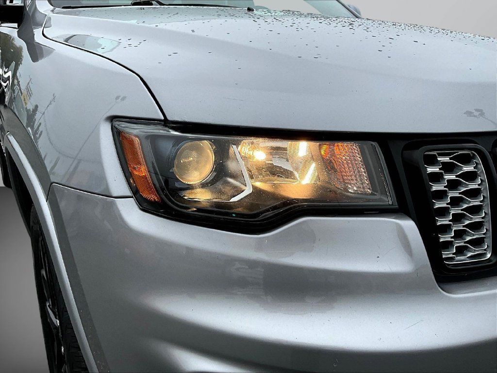 Used 2020 Silver Jeep Altitude image 32