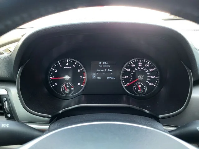 Used 2020 White Kia S image 24