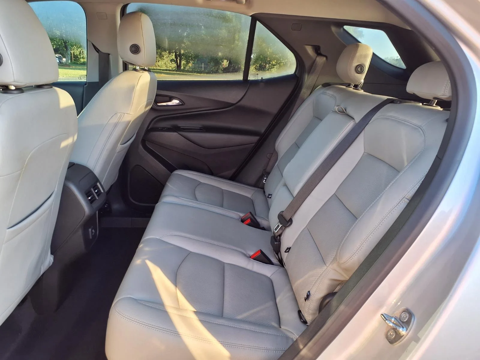 Used 2020 Silver Ice Metallic Chevrolet LT image 23