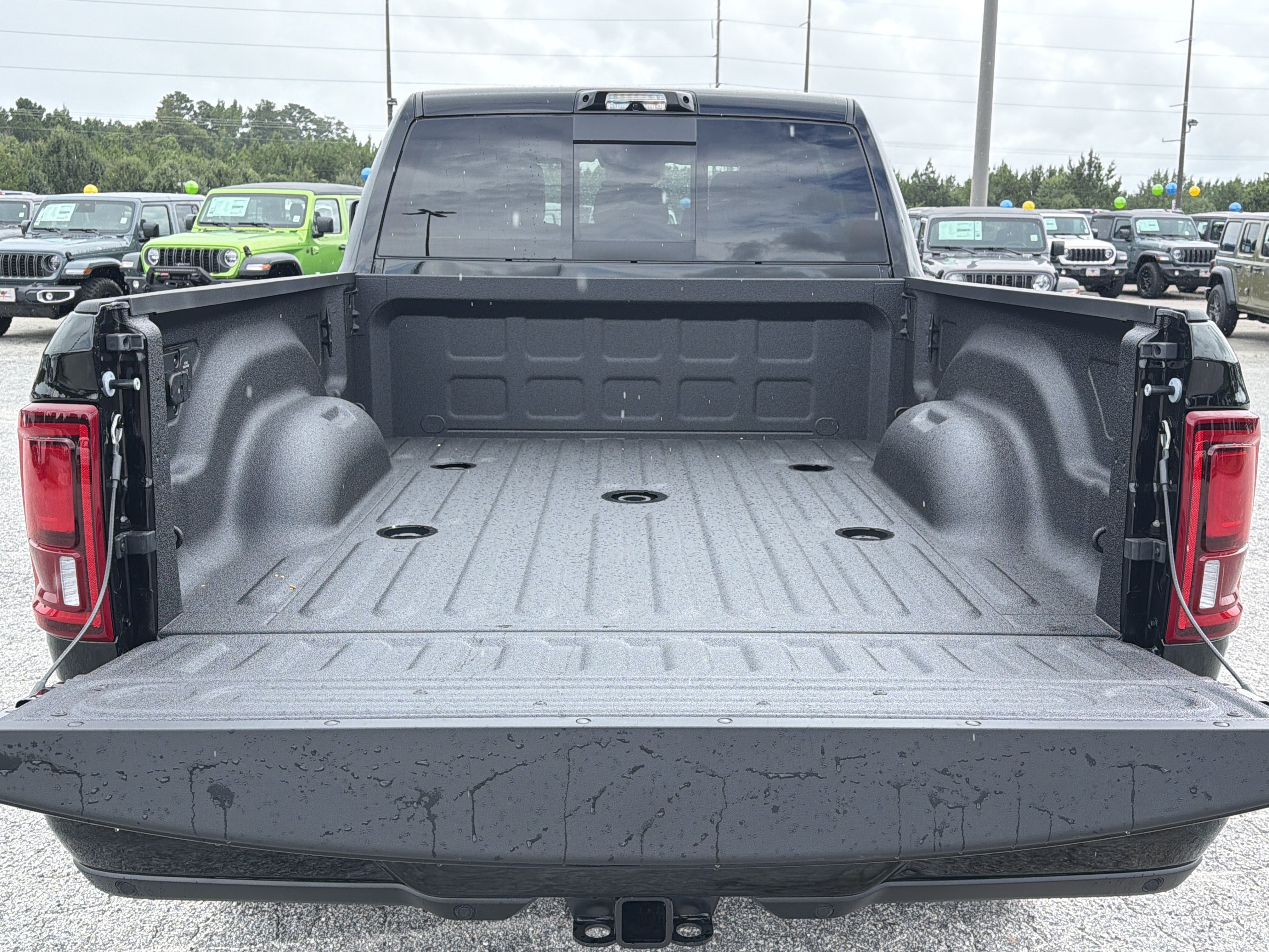 New 2026 Diamond Black Crystal Pearl-Coat Exterior Paint RAM Laramie image 19