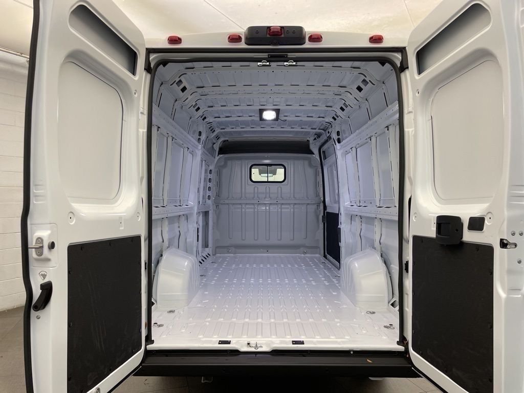 New 2026 Bright White Clear-Coat Exterior Paint RAM High Roof image 6