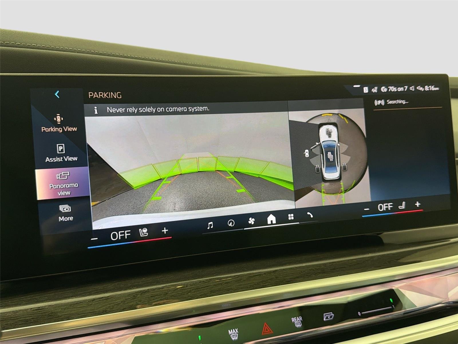 New 2026 Mineral White Metallic BMW 750e xDrive image 13